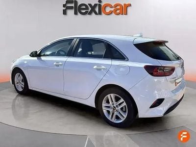 Usado Kia Ceed 120 CV (88 kW) 2021 Blanco Utilitario