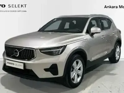 Usado Volvo XC40 Core 213 HP (156 kW) 2023 Cinzento SUV