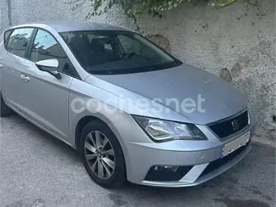 Usado Seat Leon Reference 115 CV (84 kW) 2017 Gris / plata Berlina