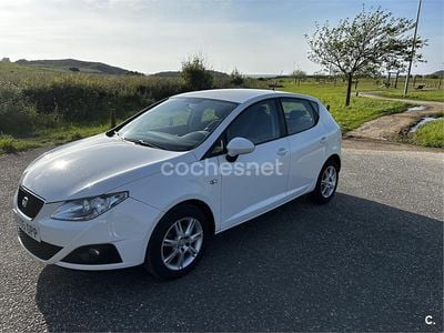 Usado Seat Ibiza Reference 90 CV (66 kW) 2009 Blanco Berlina