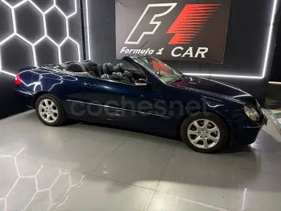 Usado Mercedes CLK240 Avantgarde 170 CV (125 kW) 2004 Azul Descapotable