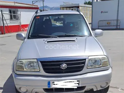 Usado Suzuki Grand Vitara 109 CV (80 kW) 2004 Gris / plata SUV
