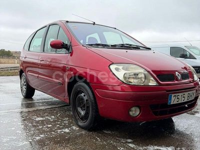 Granate Usado 2001 Renault Mégane Authentique Berlina | 1999 €