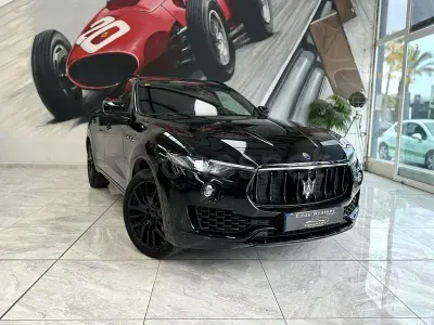Usado Maserati Levante 350 CV (257 kW) 2018 Negro SUV