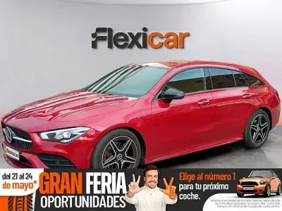 Usado Mercedes CLA220 Shooting Brake 190 CV (139 kW) 2023 Rojo Familiar