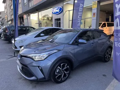 Usado Toyota C-HR Advance 122 CV (89 kW) 2021 Gris SUV