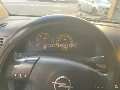 Usado Opel Vectra Elegance 125 CV (91 kW) 2003 Gris / plata Berlina