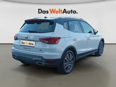 Usado Seat Arona FR 115 CV (84 kW) 2024 Blanco SUV