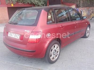 Usado Fiat Stilo Dynamic 103 CV (75 kW) 2002 Granate Berlina