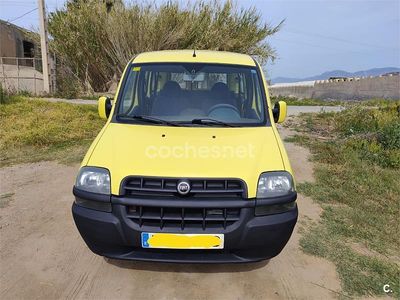 Usado Fiat Doblò Dynamic 105 CV (77 kW) 2002 Amarillo Monovolumen