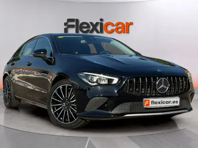 Usado Mercedes CLA180 Shooting Brake 136 CV (100 kW) 2020 Negro Familiar
