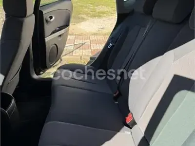 Usado Seat Leon Reference 105 CV (77 kW) 2011 Negro Utilitario
