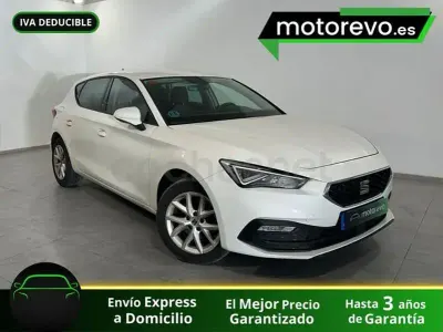 Usado Seat Leon Style 115 CV (84 kW) 2021 Blanco Berlina