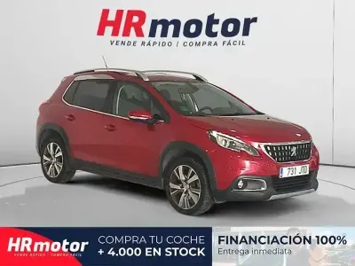 Usado Peugeot 2008 Allure 110 CV (80 kW) 2016 Rojo SUV