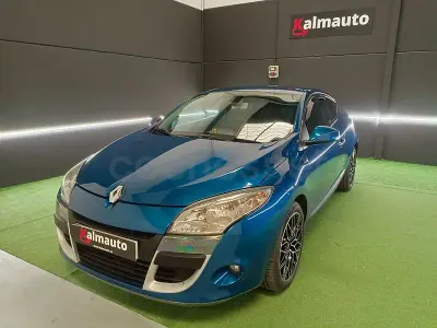 Usado Renault Mégane Dynamique 110 CV (80 kW) 2009 Azul Berlina