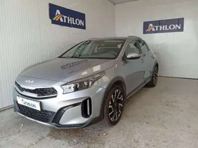 Usado Kia XCeed 136 CV (100 kW) 2024 Gris SUV