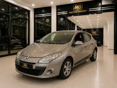 Usado Renault Mégane III Authentique 90 CV (66 kW) 2011 Gris / plata Berlina