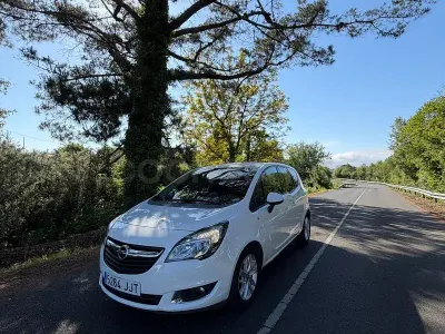 Usado Opel Meriva Selective 110 HP (80 kW) 2015 Branco Monovolume