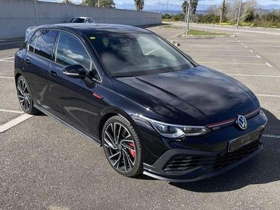 Usado VW Golf VII GTI 300 CV (220 kW) 2021 Negro Utilitario