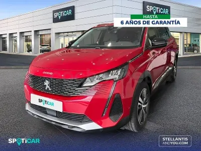 Usado Peugeot 5008 Allure 130 CV (95 kW) 2022 Rojo SUV