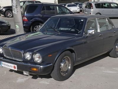 Azul Usado 1985 Jaguar XJ12 Sovereign Berlina | 9600 €