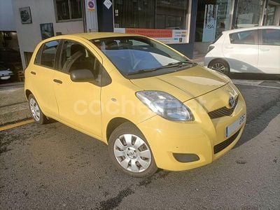 Amarillo Usado 2009 Toyota Yaris Active Berlina | 4500 € (Precio justo)