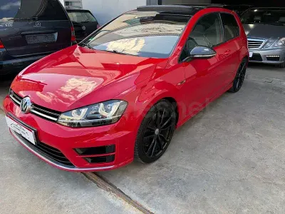 Usado VW Golf VII R 310 CV (228 kW) 2017 Rojo Berlina