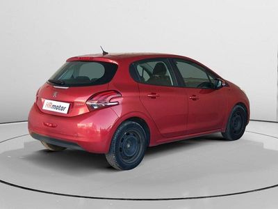 Usado Peugeot 208 Signature Sky 82 CV (60 kW) 2018 Rojo Utilitario