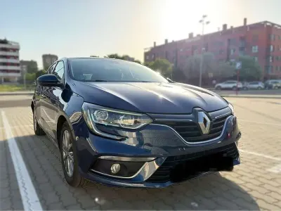 Usado Renault Mégane IV Intens 132 CV (97 kW) 2017 Azul Utilitario