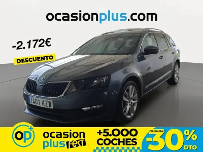 Usado Skoda Octavia 150 CV (110 kW) 2019 Gris Familiar