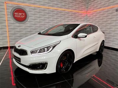 Usado Kia Ceed 130 CV (95 kW) 2016 Blancoblanco Utilitario