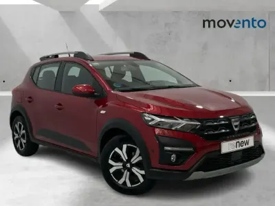 Usado Dacia Sandero Comfort 101 CV (74 kW) 2021 Rojo Berlina