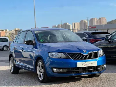 Usado Skoda Rapid Style 90 CV (66 kW) 2016 Azul Utilitario