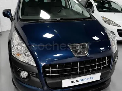 Usado Peugeot 3008 Sport 112 CV (82 kW) 2011 Azul Familiar