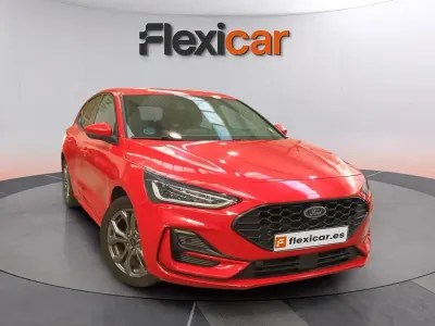 Usado Ford Focus ST-Line 125 CV (91 kW) 2022 Rojo Berlina