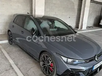 Usado VW Golf VIII GTI Clubsport 301 CV (221 kW) 2025 Gris / plata Berlina