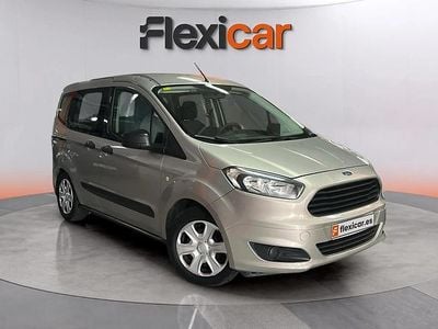 Usado Ford Tourneo Courier Ambiente 102 CV (75 kW) 2015 Gris Monovolumen