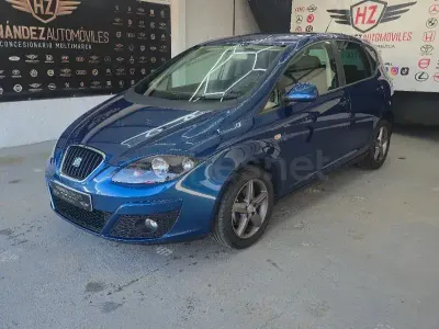 Usado Seat Altea I-Tech 105 CV (77 kW) 2015 Azul Monovolumen