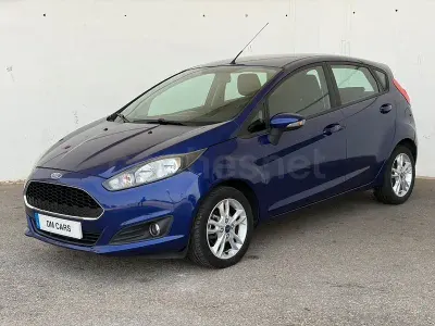 Usado Ford Fiesta Trend 82 CV (60 kW) 2016 Azul Utilitario