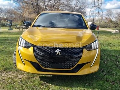 Usado Peugeot 208 GT 130 CV (95 kW) 2022 Amarillo Utilitario