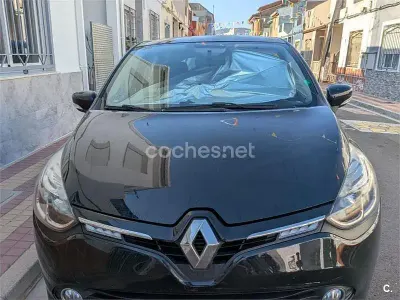 Usado Renault Clio Authentique 75 CV (55 kW) 2015 Negro Familiar