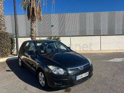 Usado Hyundai i30 Comfort 90 HP (66 kW) 2009 Preto Sedan