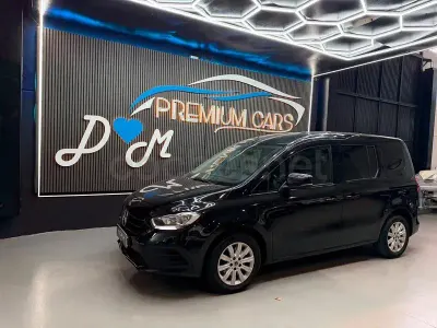 Usado Mercedes T180 116 CV (85 kW) 2022 Negro Monovolumen