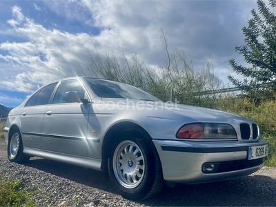 Usado BMW 523 Sport Line 170 CV (125 kW) 1999 Gris / plata Berlina