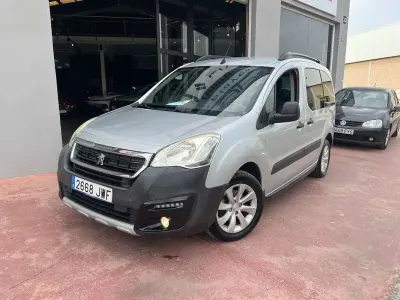 Usado Peugeot TePee Outdoor 92 CV (67 kW) 2017 Gris Van