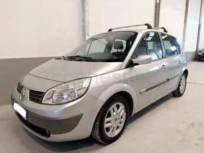 Usado Renault Scénic II Expression 130 CV (95 kW) 2005 Gris / plata Monovolumen