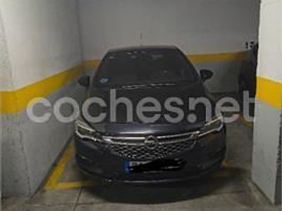 Usado Opel Astra Dynamic 125 CV (91 kW) 2018 Negro Berlina