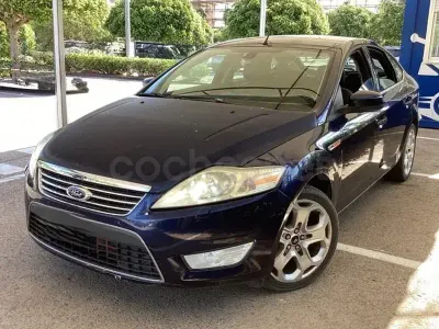 Usado Ford Mondeo Trend 140 CV (102 kW) 2007 Gris / plata Berlina