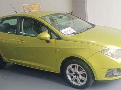 Usado Seat Ibiza Reference 85 CV (62 kW) 2010 Verde Berlina