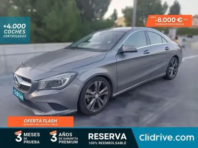 Usado Mercedes CLA180 122 CV (89 kW) 2013 Gris Berlina
